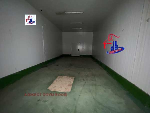 Дава под наем  склад град Шумен, Промишлена зона
      4465 кв.м