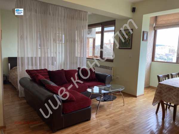 Дава под наем 3-стаен, гр. велико търново, център