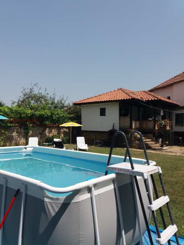 Дава под наем хотел, с. синьо бърдо, област враца