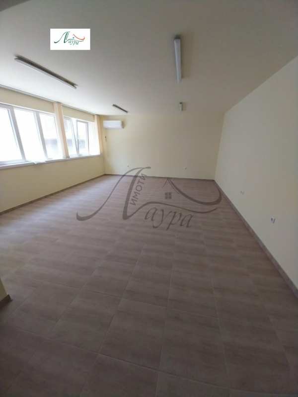 Дава под наем офис, гр. шумен, център