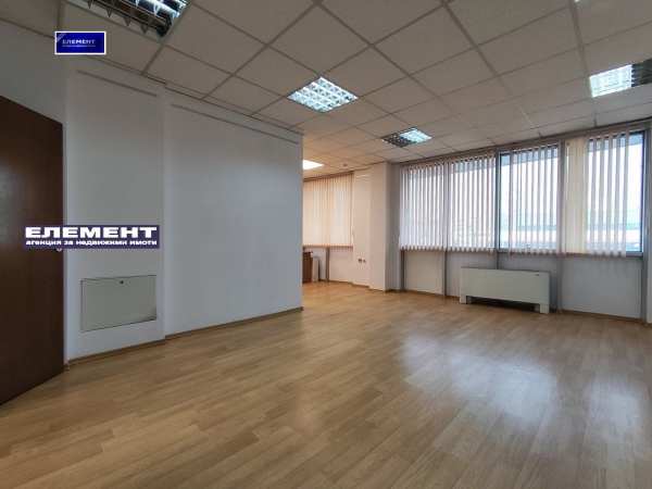 Дава под наем офис, гр. пловдив, център