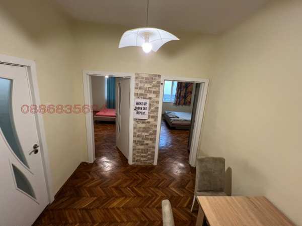 Дава под наем 2-стаен, гр. бургас, център