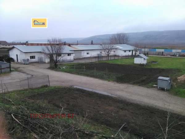 Дава под наем склад, с. новачене, област плевен