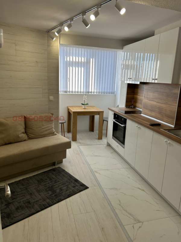 Дава под наем  2-стаен град Шумен, Център
      55 кв.м