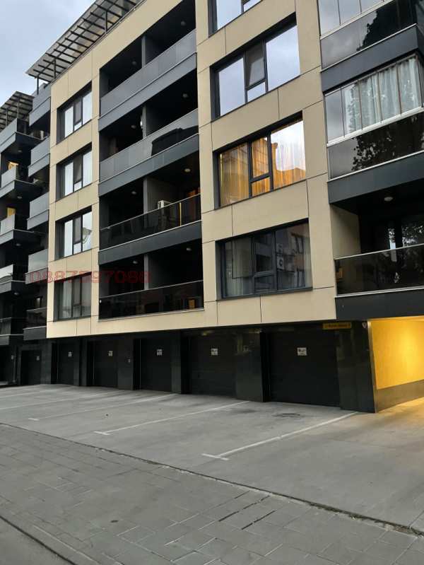 Дава под наем гараж, паркомясто, гр. пловдив, кършияка