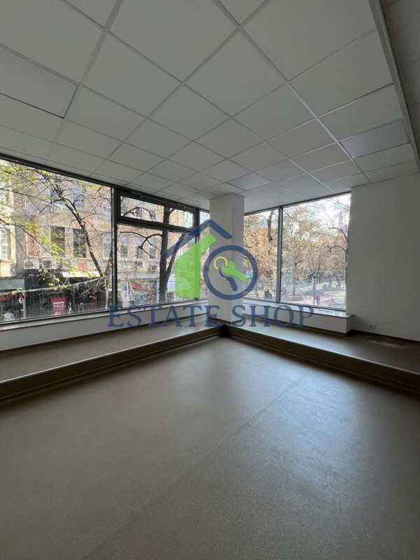 Дава под наем офис, гр. пловдив, център