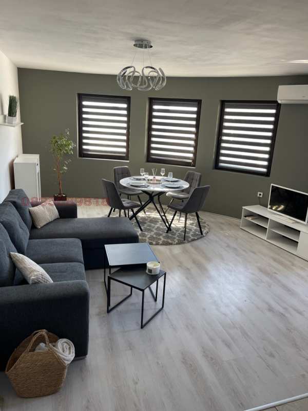 Дава под наем 2-стаен, гр. шумен, пазара