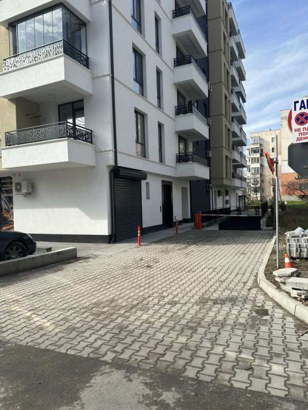 Дава под наем гараж, паркомясто, гр. пловдив, тракия