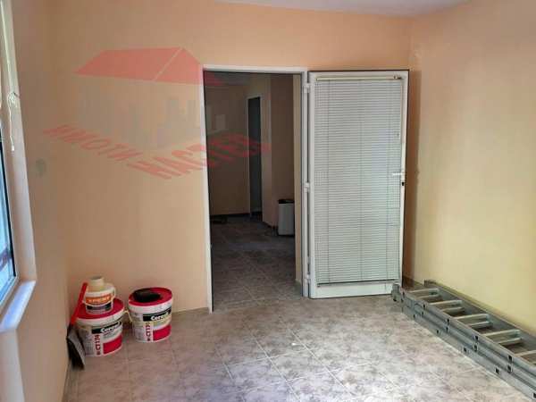 Дава под наем офис, гр. шумен, център