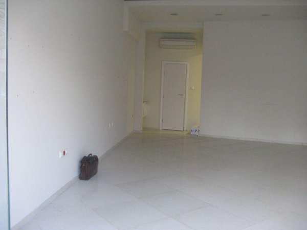 Дава под наем магазин, гр. пловдив, център