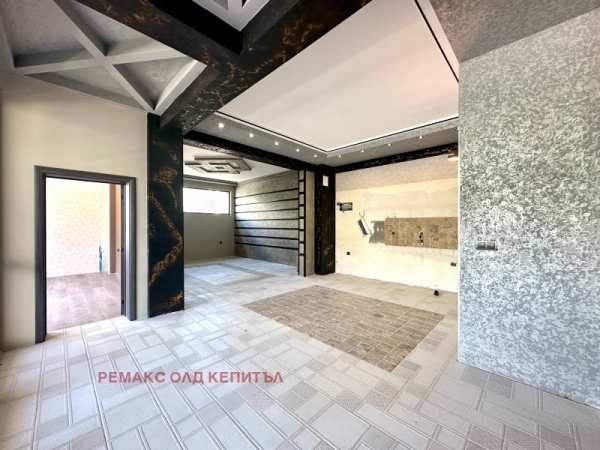 Продава  3-стаен град Велико Търново, Бузлуджа
      150 кв.м