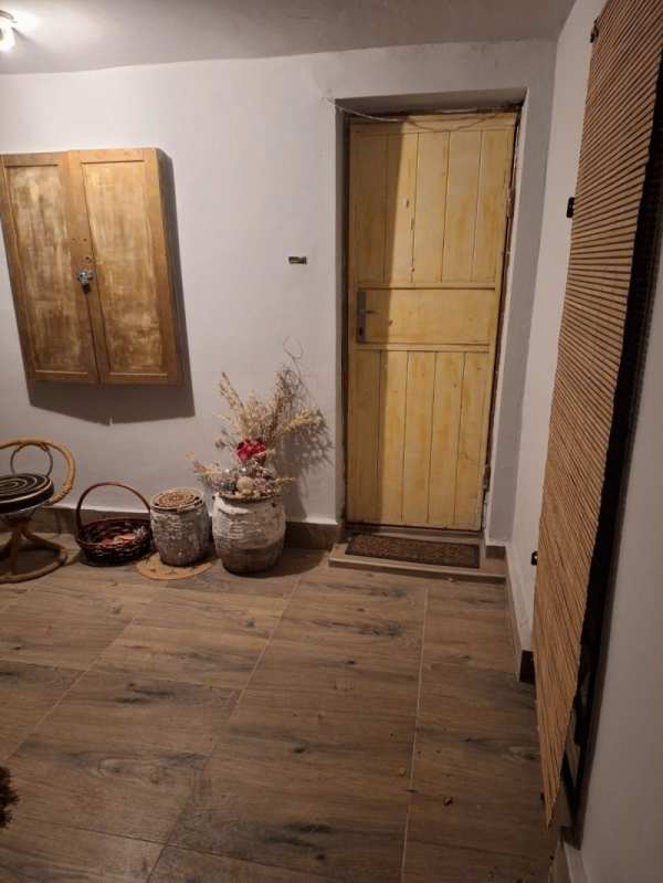 Продава етаж от къща, гр. пловдив, център