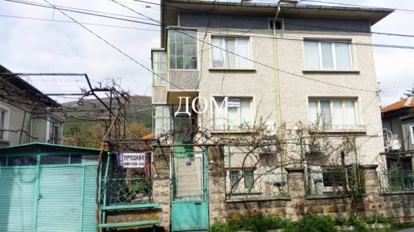 Продава етаж от къща, гр. шумен, дивдядово