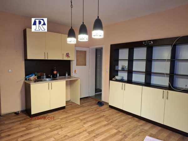 Продава 4-стаен, гр. плевен, идеален център