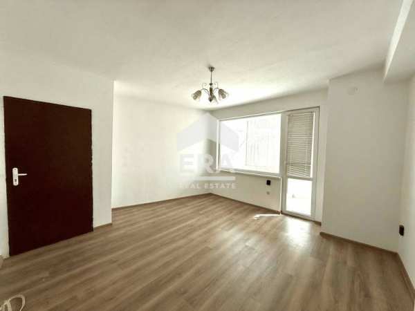 Продава етаж от къща, гр. велико търново, център