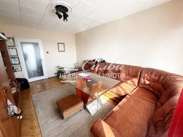 Продава 3-стаен, гр. шумен, тракия