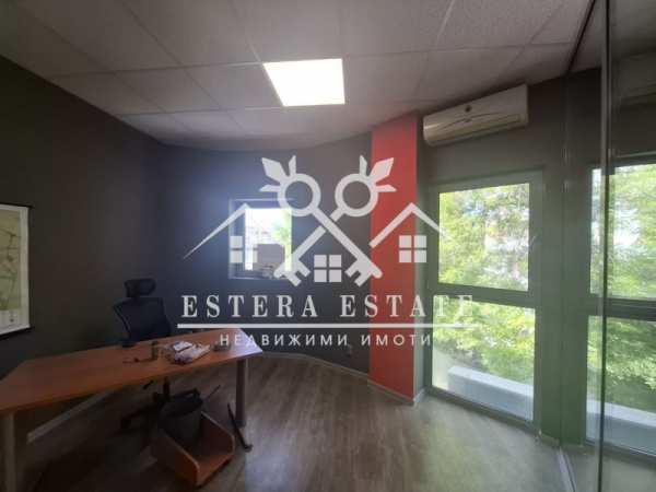 Продава  офис град Шумен, Център
      37 кв.м