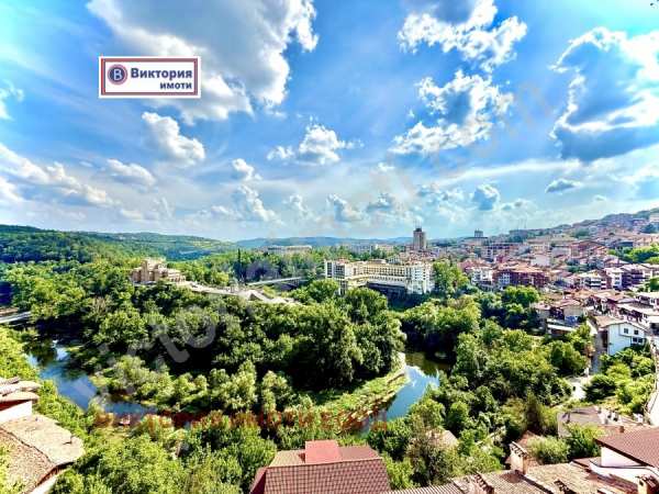 Продава етаж от къща, гр. велико търново, център