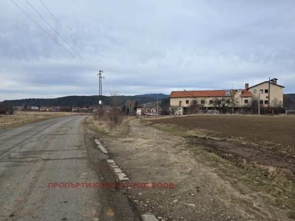 Продава бизнес имот, с. широки дол, област софия област