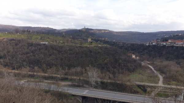 Продава етаж от къща, гр. велико търново, център