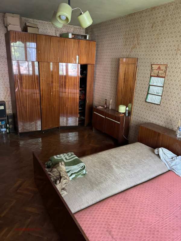 Продава 3-стаен, гр. плевен, широк център