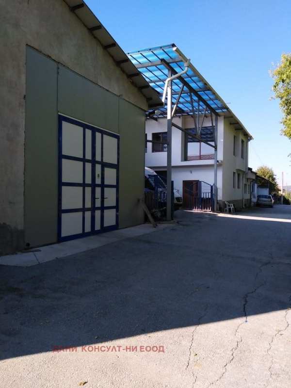 Продава бизнес имот, гр. велико търново, промишлена зона - запад