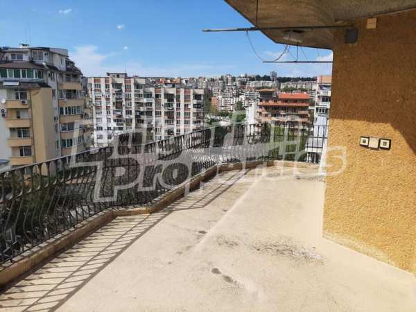 Продава 4-стаен, гр. велико търново, бузлуджа