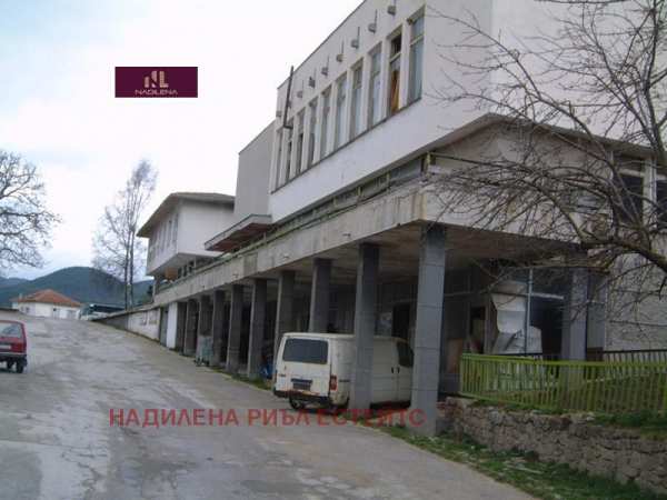 Продава пром. помещение, с. славейно, област смолян