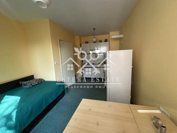 Продава  2-стаен град Шумен, 5-ти полк
      75 кв.м