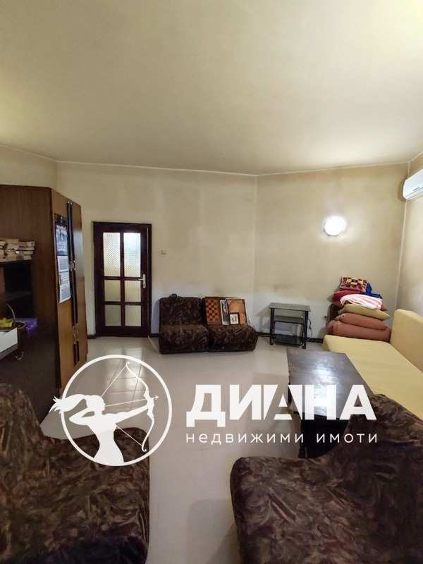 Продава етаж от къща, гр. пловдив, център