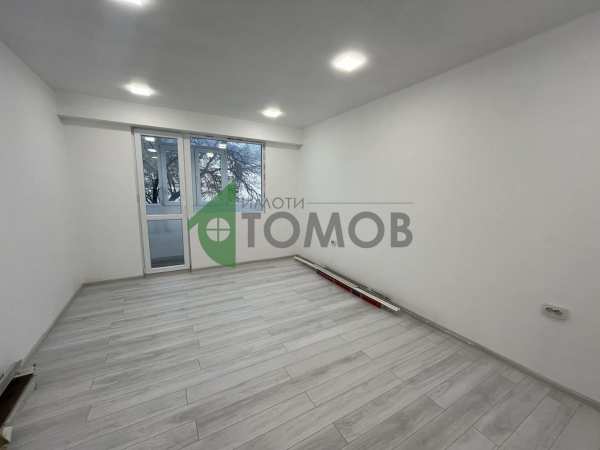 Продава 1-стаен, гр. шумен, басейна