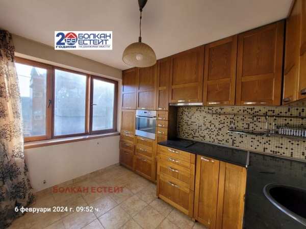 Продава  многостаен град Велико Търново, Център
      141 кв.м