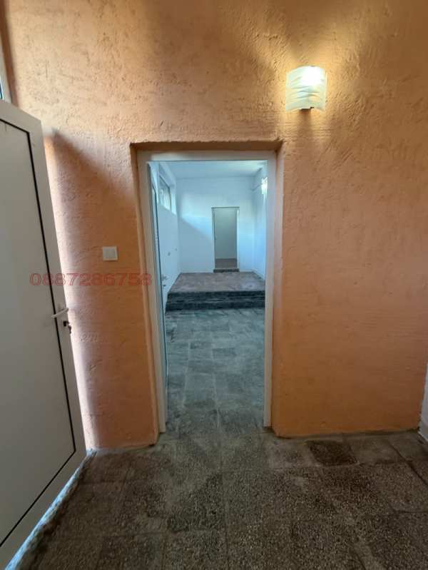 Продава склад, гр. шумен, тракия