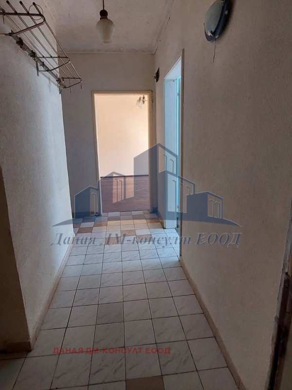 Продава  3-стаен град Шумен, Боян Българанов 1
      78 кв.м