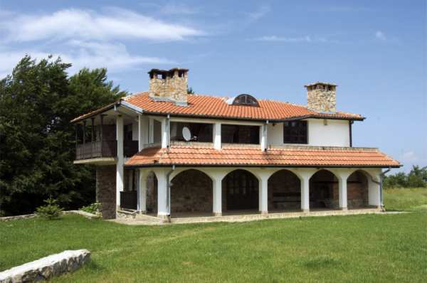 Продава бизнес имот, гр. своге, област софия област