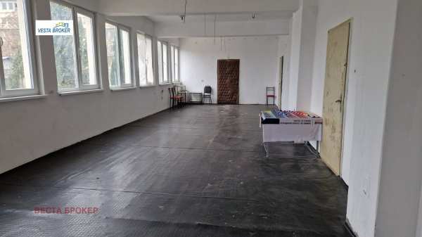 Дава под наем пром. помещение, гр. кърджали, център