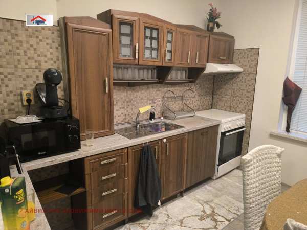 Дава под наем 3-стаен, гр. плевен, идеален център