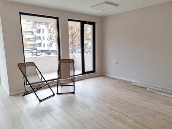 Дава под наем офис, гр. пловдив, център