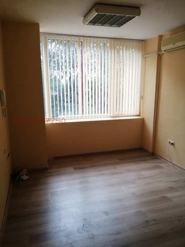 Дава под наем офис, гр. варна, център