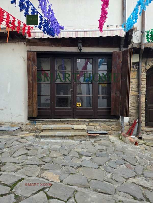 Дава под наем магазин, гр. велико търново, център