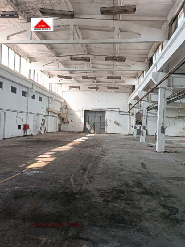 Дава под наем пром. помещение, гр. шумен, промишлена зона