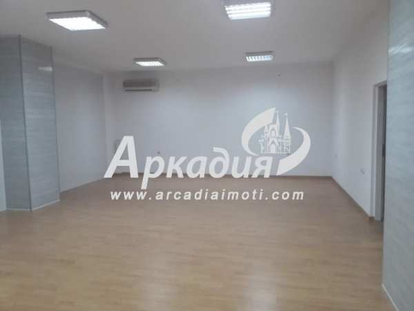 Дава под наем офис, гр. пловдив, център