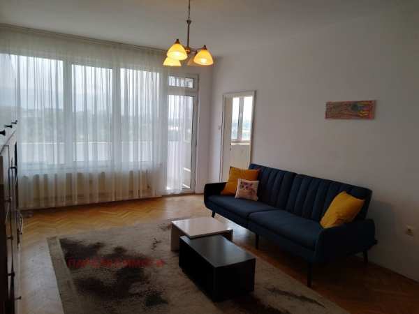 Дава под наем 3-стаен, гр. пловдив, център