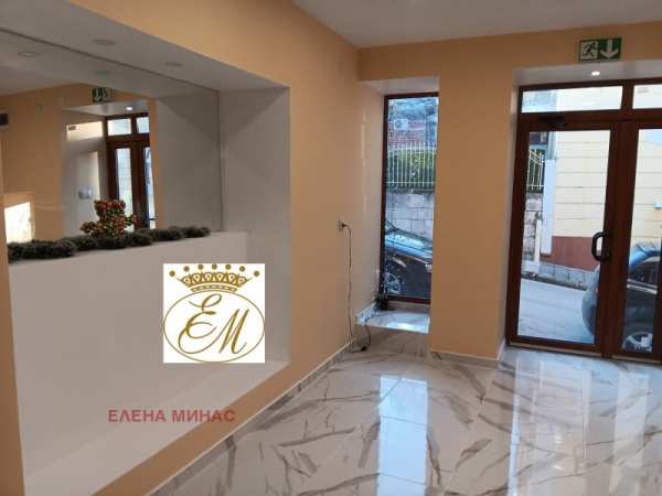 Дава под наем офис, гр. шумен, център