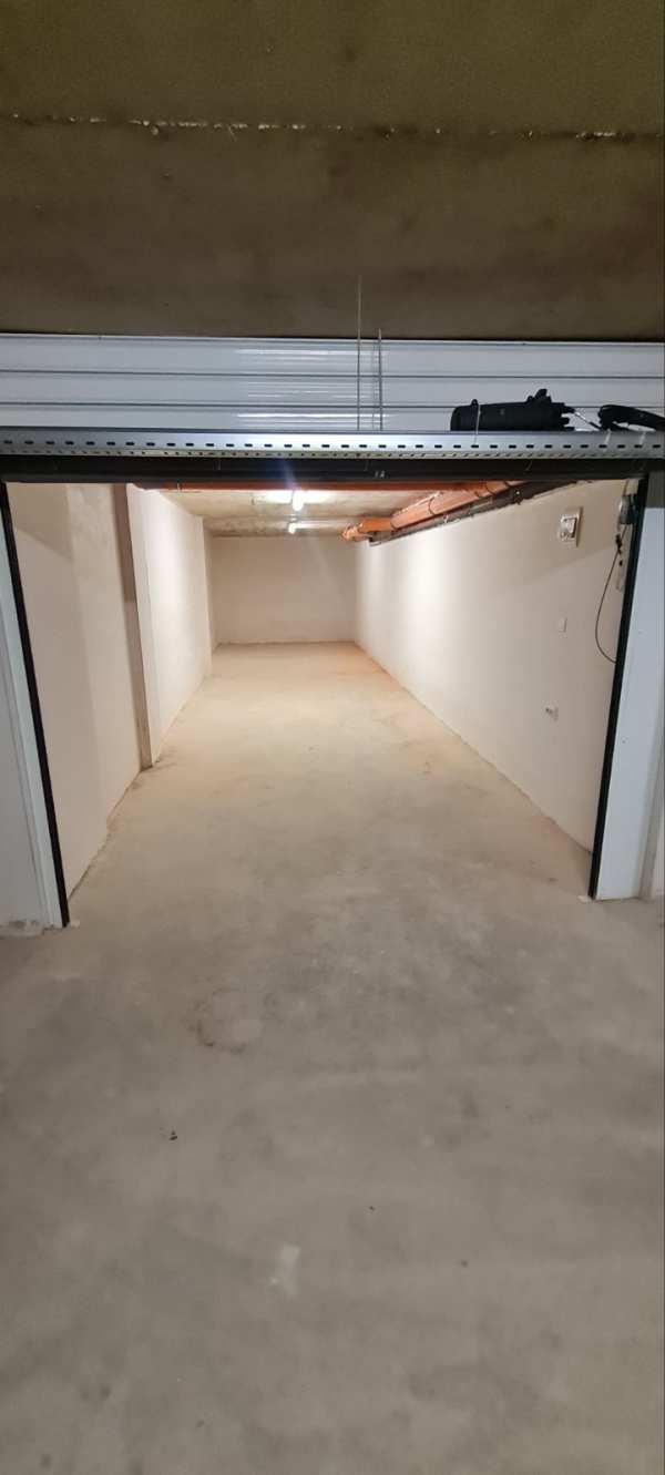 Дава под наем гараж, паркомясто, гр. пловдив, тракия