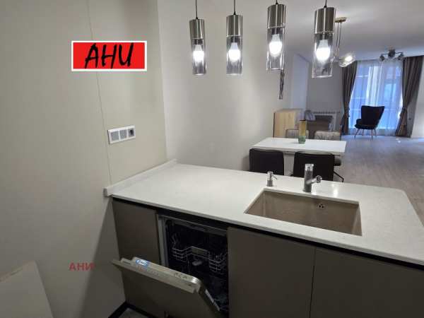 Дава под наем 3-стаен, гр. пловдив, център