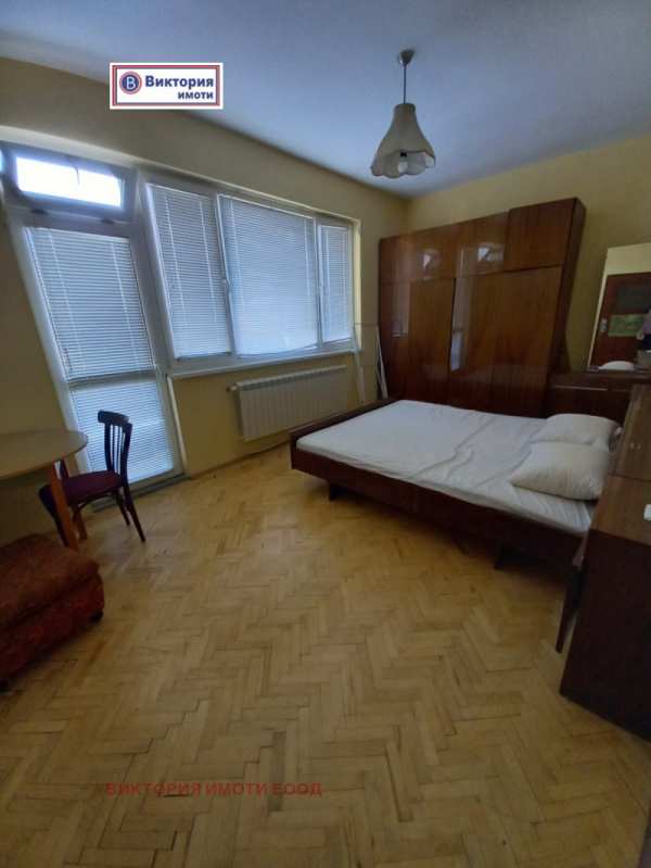 Дава под наем 3-стаен, гр. велико търново, център