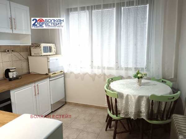 Дава под наем 3-стаен, гр. велико търново, център