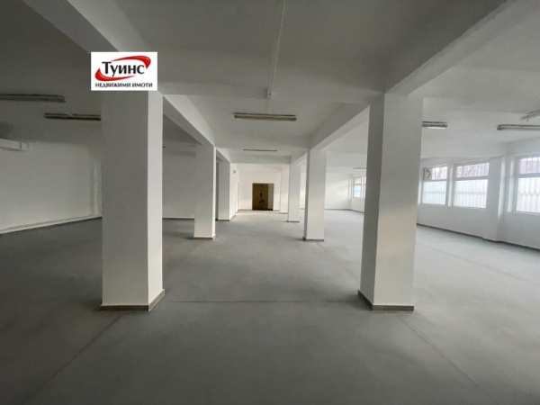 Дава под наем склад, гр. пловдив, тракия