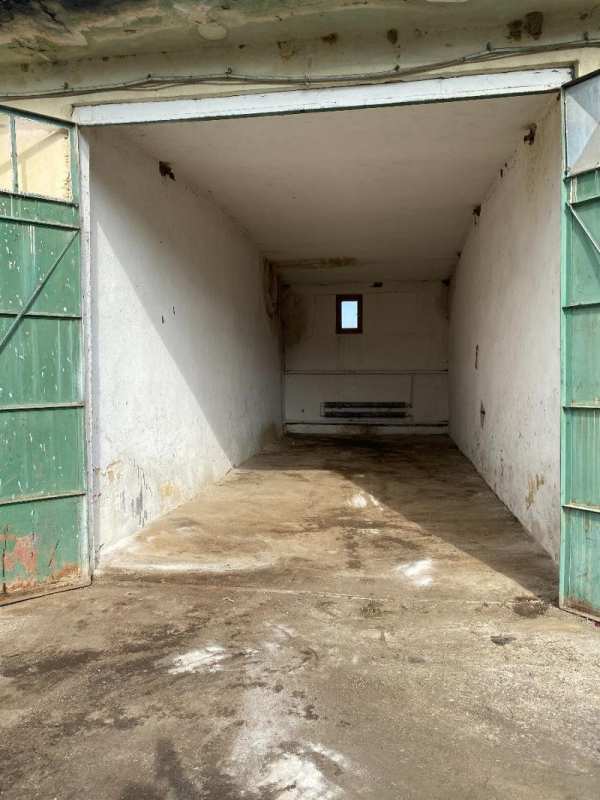 Дава под наем склад, гр. петрич, област благоевград